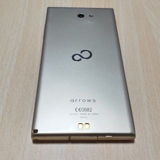 フジツウ(富士通)のFUJITSU arrows RM02 ゴールド SIMフリー 本体 中古品(スマートフォン本体)