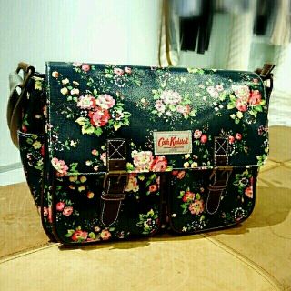 キャスキッドソン(Cath Kidston)の花柄ショルダーバッグ(o^O^o)(ショルダーバッグ)