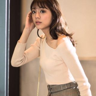 アンデミュウ(Andemiu)の【WEB限定商品】Andemiu  アシメデコルテニット(ニット/セーター)