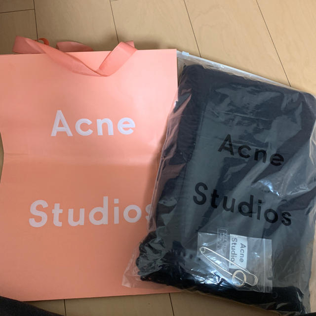 アクネ  acne studios  大判 マフラー ブラック 春