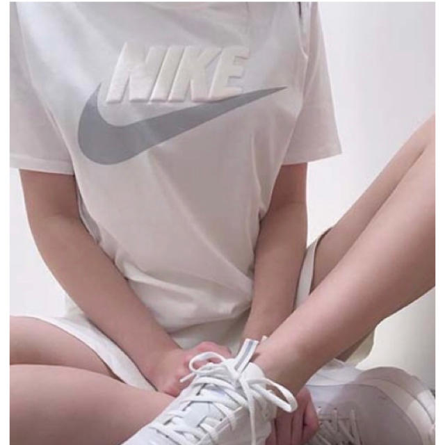SNIDEL(スナイデル)のスナイデル NIKE Tシャツ Ｌサイズ レディースのトップス(Tシャツ(半袖/袖なし))の商品写真