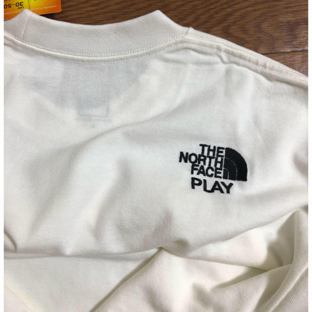 THE NORTH FACE(ザノースフェイス)のTNF PLAY S/S TEE 限定ホワイト メンズのトップス(Tシャツ/カットソー(半袖/袖なし))の商品写真