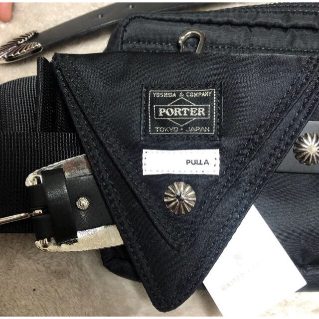 TOGA(トーガ)のトーガ プルラ ポーター toga porter ウエストバッグ 黒 メンズのバッグ(ウエストポーチ)の商品写真