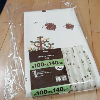 ニトリ(ニトリ)の未使用品！ニトリ　既成カーテン　はりねずみ柄　１枚　フック付　送料込み！(カーテン)