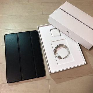 アイパッド(iPad)のiPad 第5世代 9.7インチ 32GB auセルラーモデル(タブレット)