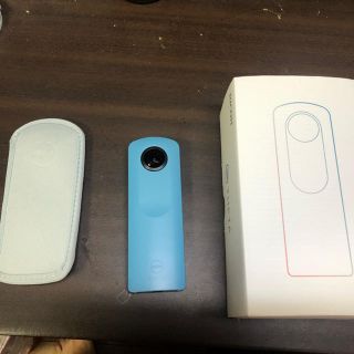 リコー(RICOH)の専用 theta sc  360度カメラ ブルー 使用一回のみ 美品(コンパクトデジタルカメラ)