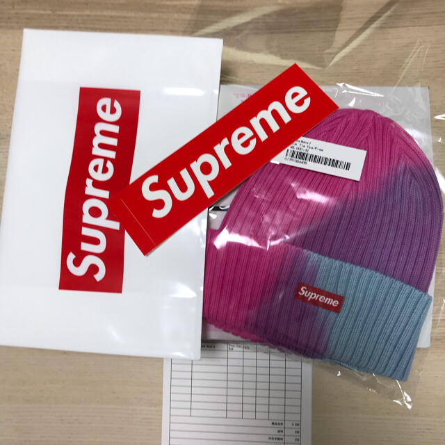 Supreme(シュプリーム)のSupreme Overdyed Beanie Pink Tie Dye メンズの帽子(ニット帽/ビーニー)の商品写真