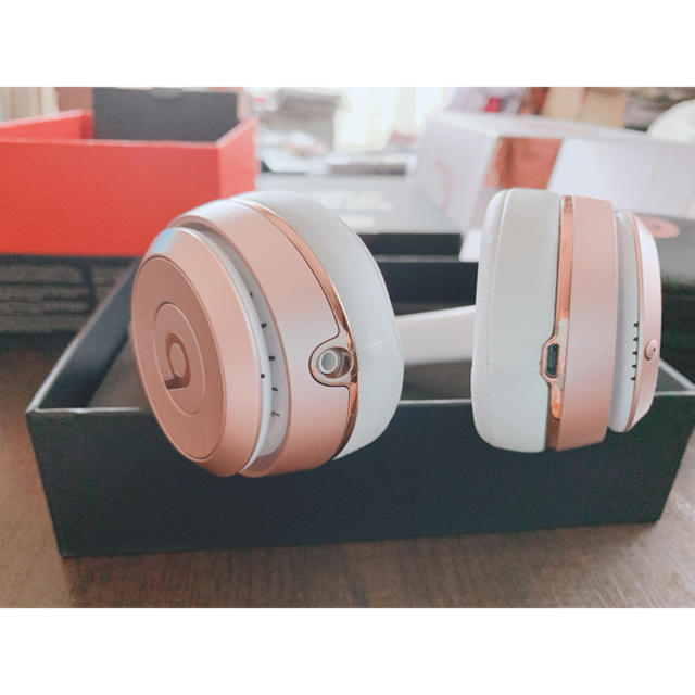 Beats by Dr Dre(ビーツバイドクタードレ)のbeats solo3 ローズゴールド スマホ/家電/カメラのオーディオ機器(ヘッドフォン/イヤフォン)の商品写真