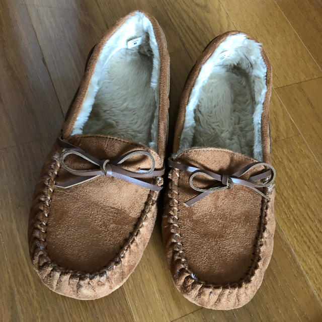 GU(ジーユー)のルースstyle様専用 GU ボアモカシンシューズ レディースの靴/シューズ(スリッポン/モカシン)の商品写真