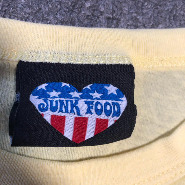 JUNK FOOD(ジャンクフード)のJUNK FOOD レインボーブライトT🌈XL レディースのトップス(Tシャツ(半袖/袖なし))の商品写真