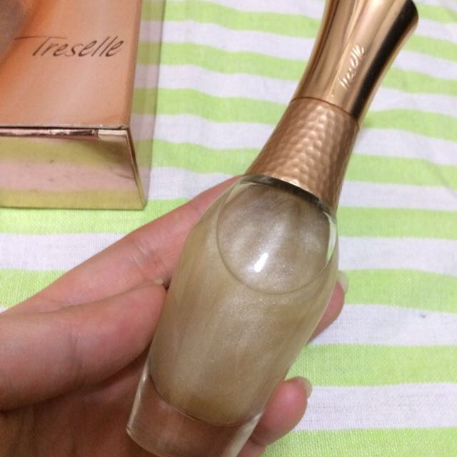 AVON(エイボン)のAVON Treselle コスメ/美容の香水(香水(女性用))の商品写真