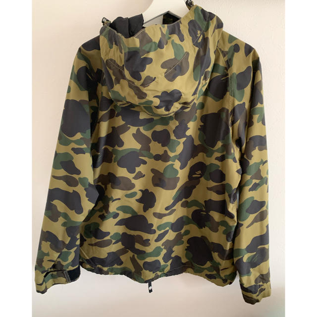 A BATHING APE(アベイシングエイプ)のAPE エイプ ナイロンパーカー M 美品 メンズのジャケット/アウター(ナイロンジャケット)の商品写真