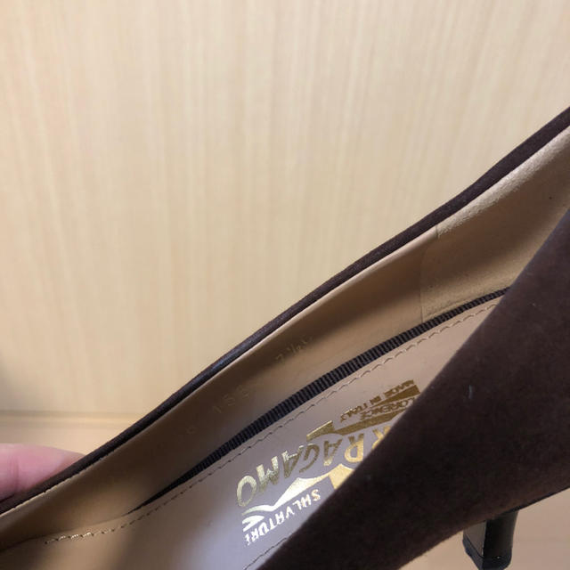 Salvatore Ferragamo(サルヴァトーレフェラガモ)の試しばきのみ フェラガモ パンプス37.5 レディースの靴/シューズ(ハイヒール/パンプス)の商品写真