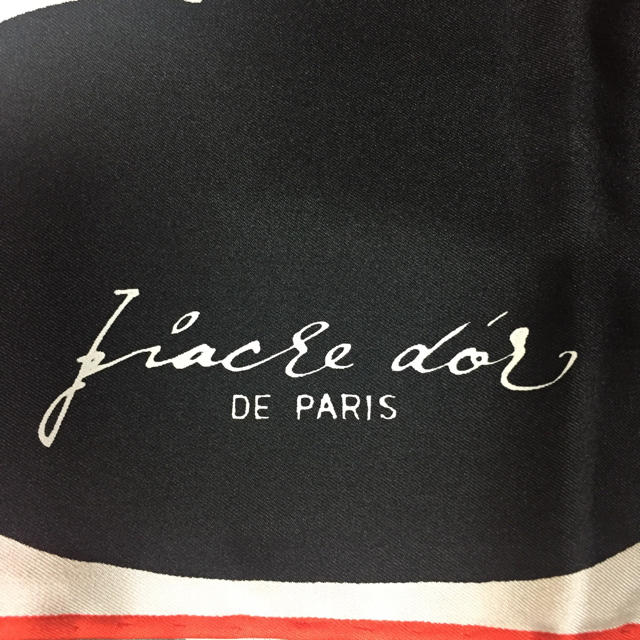フィアークルドール・ド・パリ     シルク 100% スカーフ レディースのファッション小物(バンダナ/スカーフ)の商品写真