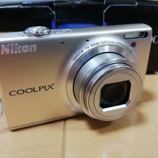 ニコン(Nikon)のデジタルカメラ
Nikon COOLPIX S6100 シャンパンシルバー(コンパクトデジタルカメラ)