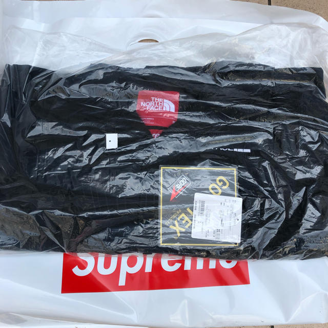 Supreme(シュプリーム)のsupreme north face マウンテンパーカー メンズのジャケット/アウター(マウンテンパーカー)の商品写真