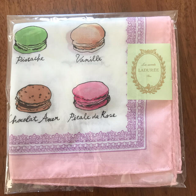 LADUREE(ラデュレ)のラデュレ LADUREE マカロン ハンカチ ピンク レディースのファッション小物(ハンカチ)の商品写真