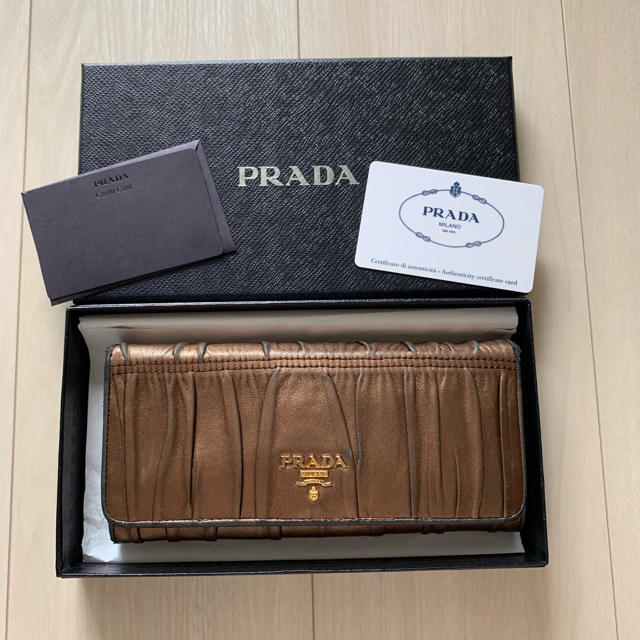 PRADA(プラダ)のプラダ 財布 ヤギ革 ギャザー 長財布 レディースのファッション小物(財布)の商品写真