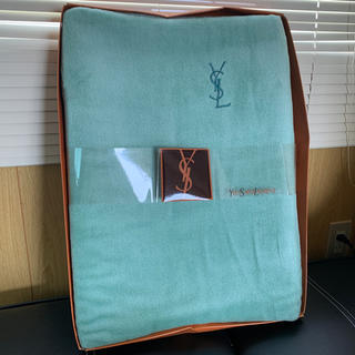 イヴサンローランボーテ(Yves Saint Laurent Beaute)のイブサンローラン 薄手毛布(布団)