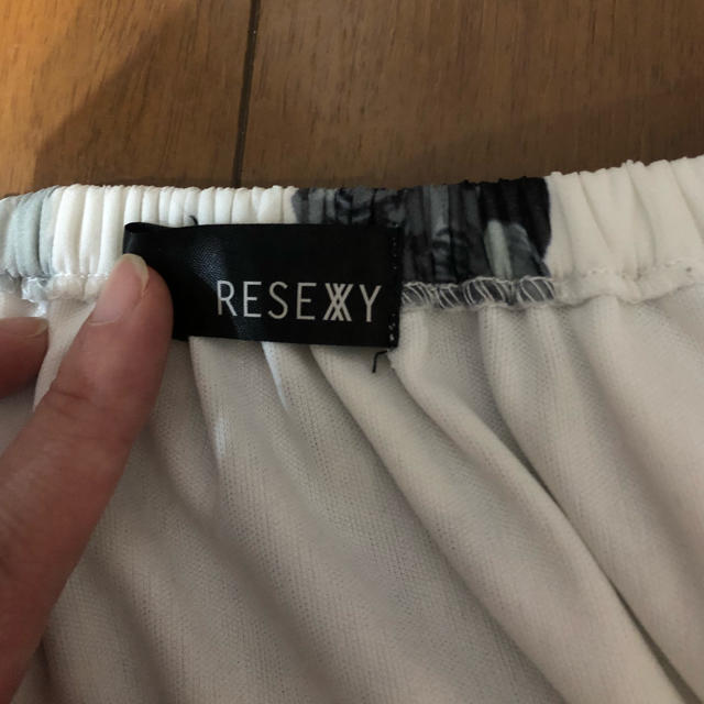 RESEXXY(リゼクシー)の☆RESEXXY☆花柄オフショルトップス/フラワー レディースのトップス(その他)の商品写真