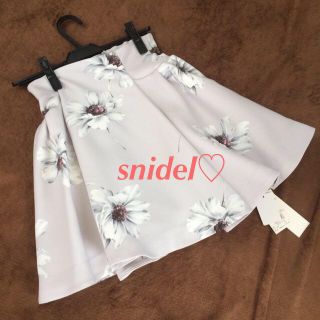 スナイデル(SNIDEL)の新品未使用♡マーガレットプリントスカート(ミニスカート)