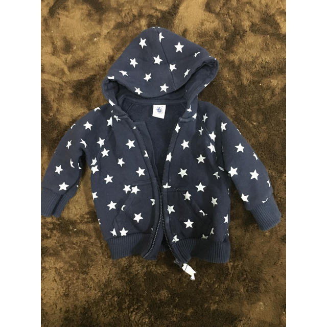 PETIT BATEAU(プチバトー)のプチバトー☆星パーカー キッズ/ベビー/マタニティのベビー服(~85cm)(トレーナー)の商品写真