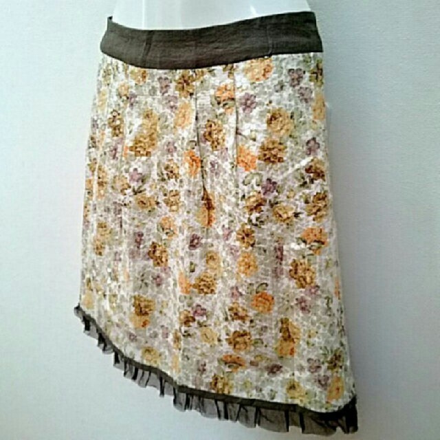 Apuweiser-riche(アプワイザーリッシェ)のアプワイザーリッシェ 春夏 フラワープリント総スパンコールスカート 送料無料 レディースのスカート(ミニスカート)の商品写真