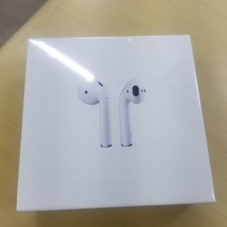 アップル(Apple)のAirPods with Wireless Charging Case新品未開封(ヘッドフォン/イヤフォン)