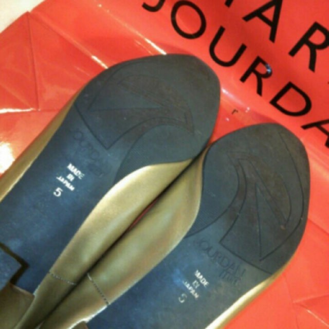 CHARLES JOURDAN(シャルルジョルダン)のシャルルジョルダン!シャンパンゴールド!Made inJapan レディースの靴/シューズ(ハイヒール/パンプス)の商品写真