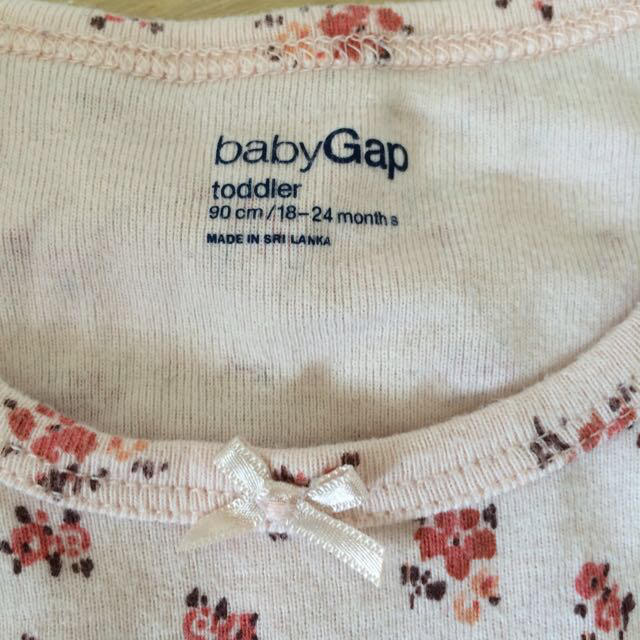 babyGAP(ベビーギャップ)のGAP 花柄タンクトップ 90 キッズ/ベビー/マタニティのキッズ服女の子用(90cm~)(その他)の商品写真