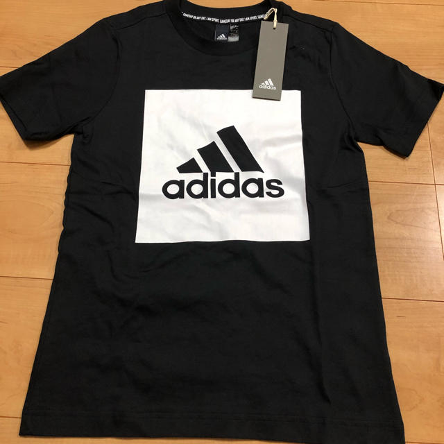 adidas(アディダス)のアディダスTシャツ キッズ/ベビー/マタニティのキッズ服男の子用(90cm~)(Tシャツ/カットソー)の商品写真