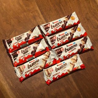 kinder bueno 3個、dark 2個、white 2個 7個セット(菓子/デザート)