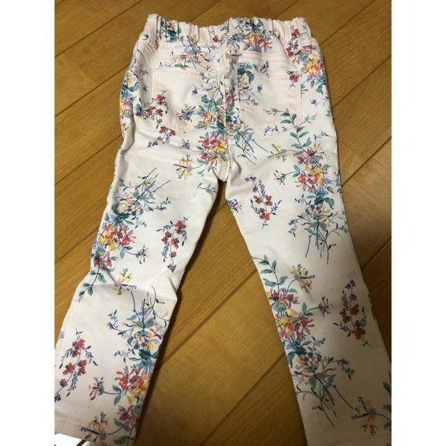 GAP(ギャップ)のGAP  gap花柄パンツ キッズ/ベビー/マタニティのキッズ服女の子用(90cm~)(その他)の商品写真