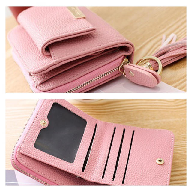 レディース タッセルチャーム付き 折り財布 ピンク メンズのファッション小物(折り財布)の商品写真