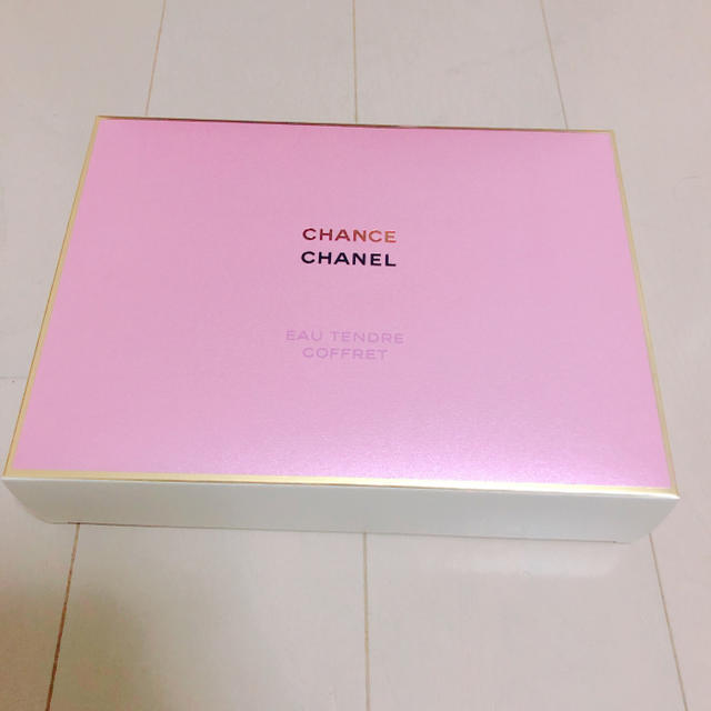 ・ポーチ CHANEL タンドゥル コフレの通販 by mofufu's shop｜シャネルならラクマ - CHANEL チャンス オー ク