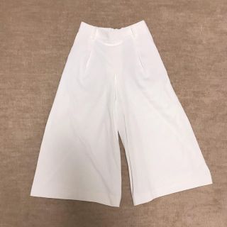 ユニクロ(UNIQLO)の専用☆ガウチョパンツ 白(クロップドパンツ)