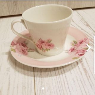 ローラアシュレイ(LAURA ASHLEY)の新品◎カップソーサーセット(グラス/カップ)