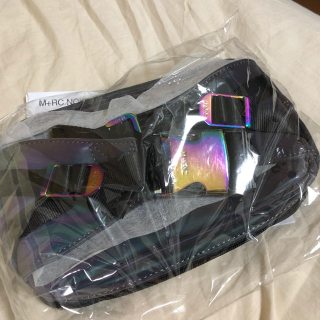 NOIR(ノワール)のM+RC NOIR  BLACK RAINBOW REFLECTIVE BAG メンズのバッグ(ウエストポーチ)の商品写真