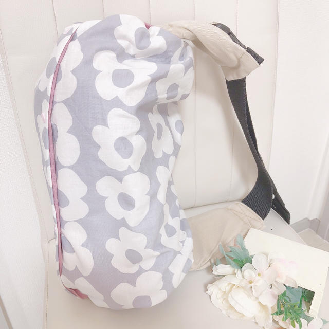 【再販】抱っこ紐収納カバー♥ キッズ/ベビー/マタニティの外出/移動用品(抱っこひも/おんぶひも)の商品写真