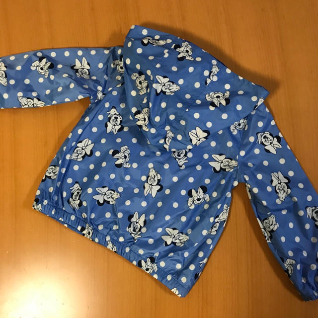 babyGAP(ベビーギャップ)の新品 ギャップ  ディズニー ウインドブレーカー 100 キッズ/ベビー/マタニティのキッズ服女の子用(90cm~)(ジャケット/上着)の商品写真