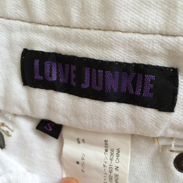 LOVE JUNKIE(ラブジャンキー)のブルーオフショル 白ショーパン セット  レディースのパンツ(ショートパンツ)の商品写真