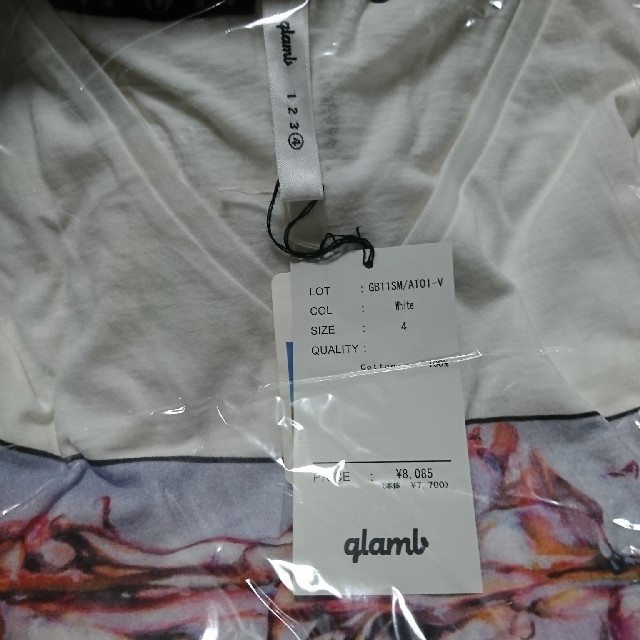 glamb(グラム)の【新品XL】glamb Tシャツ Vネック メンズのトップス(Tシャツ/カットソー(半袖/袖なし))の商品写真