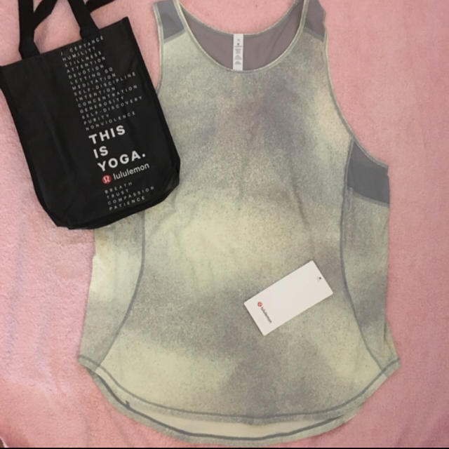 lululemon(ルルレモン)の新品lululemon sculpt tank size 10 スポーツ/アウトドアのトレーニング/エクササイズ(ヨガ)の商品写真