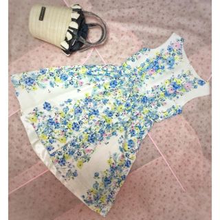 チェスティ(Chesty)のクリーニング済 美品 チェスティワンピース 前後差花柄プリント美ライン 青 1(ひざ丈ワンピース)