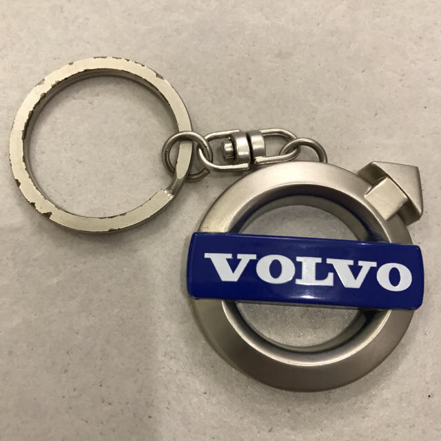 Volvo(ボルボ)のボルボ  アイアンマークキーホルダー 自動車/バイクの自動車(車外アクセサリ)の商品写真