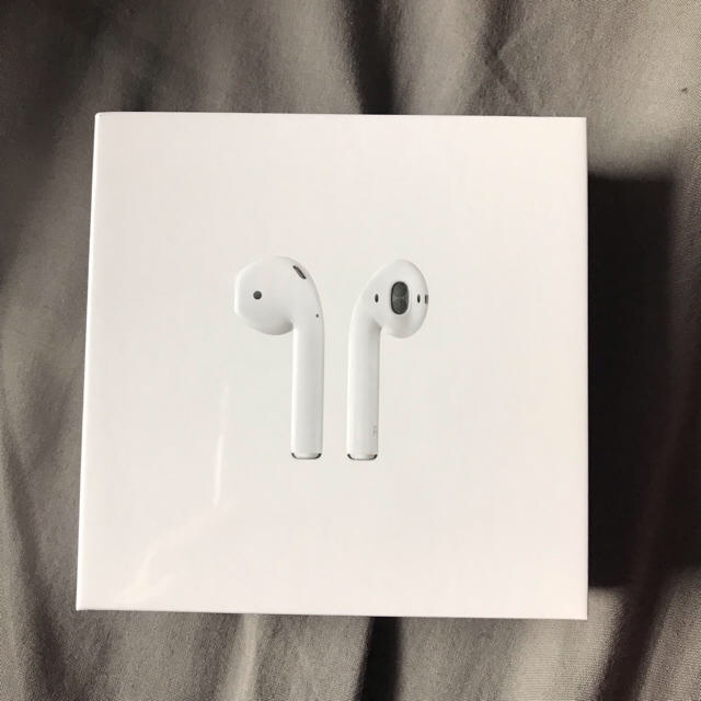 AirPods (第2世代) with Charging Case 2019年
