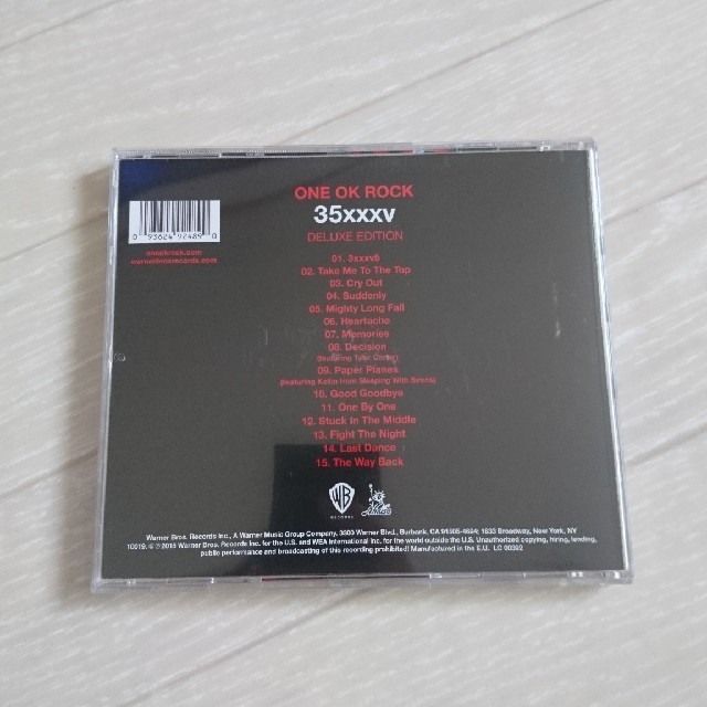 ONE OK ROCK(ワンオクロック)のONE OK ROCK 35xxxv 海外盤 エンタメ/ホビーのCD(ポップス/ロック(邦楽))の商品写真