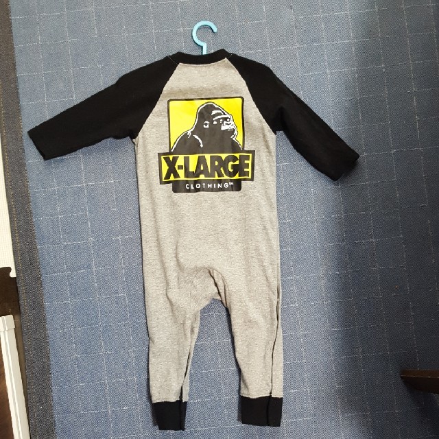 XLARGE(エクストララージ)のキッズXLARGEロンパース キッズ/ベビー/マタニティのベビー服(~85cm)(ロンパース)の商品写真