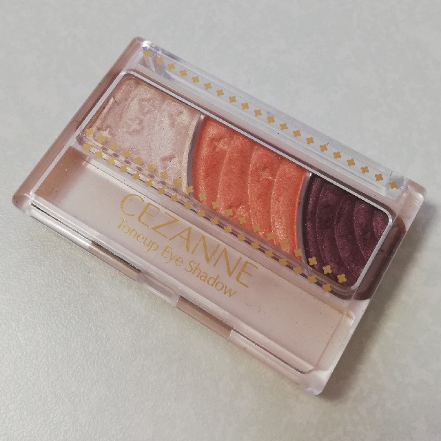 CEZANNE（セザンヌ化粧品）(セザンヌケショウヒン)のCEZANNE トーンアップアイシャドウ オレンジカシス06 コスメ/美容のベースメイク/化粧品(アイシャドウ)の商品写真