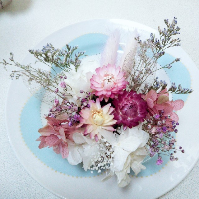 【値下げ】結婚式 髪飾り 花 ドライフラワー ハンドメイドのウェディング(ヘッドドレス/ドレス)の商品写真